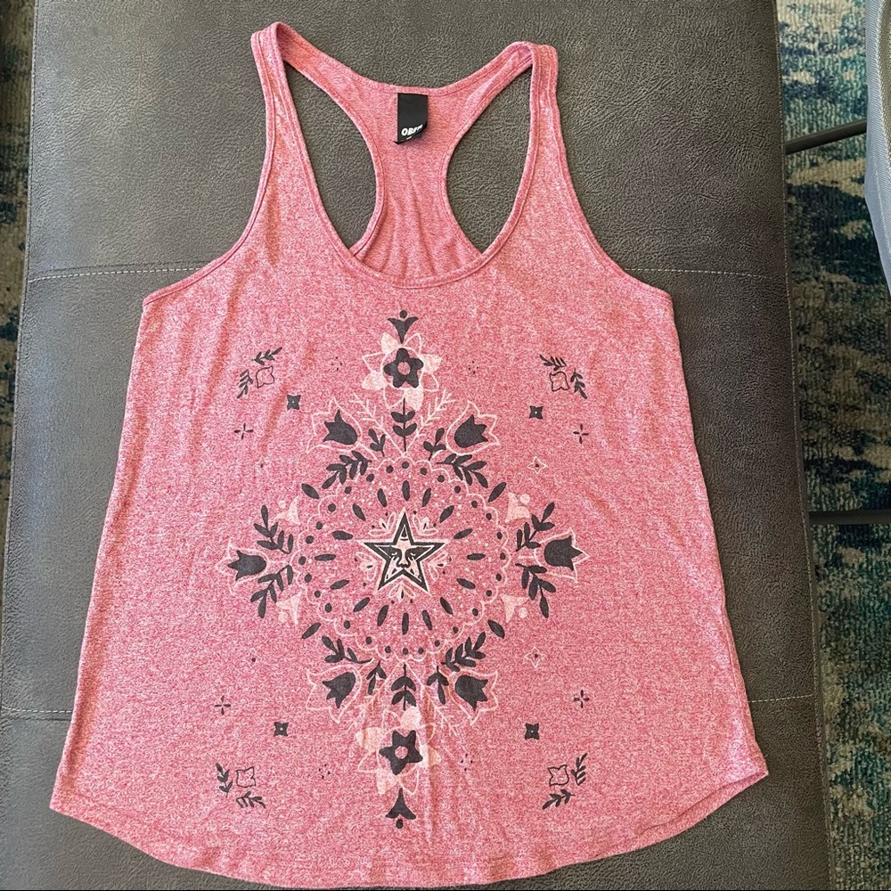 Medium OBEY tank with logo in center